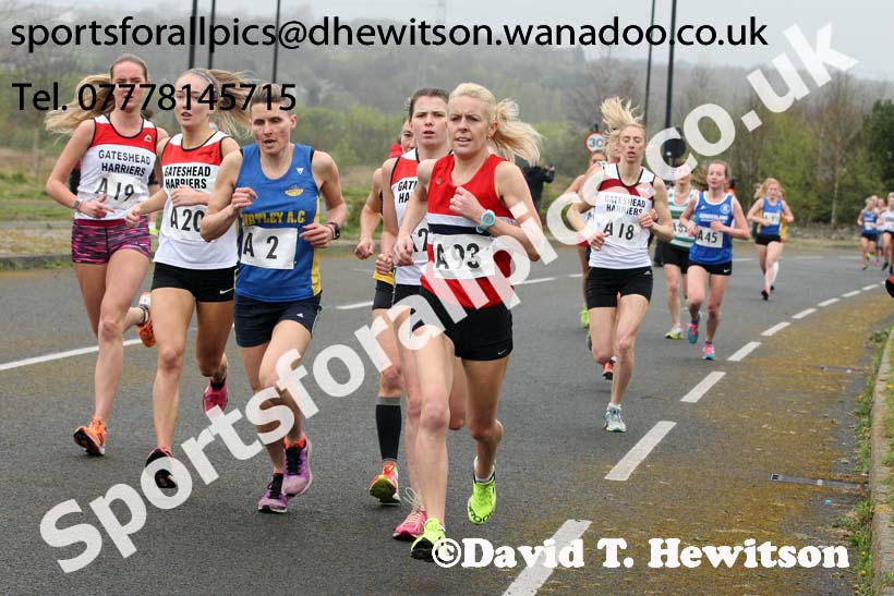 Senior womens relay, Elswick Good Friday Road Races. Photo: David T. Hewitson/Sports for All Pics